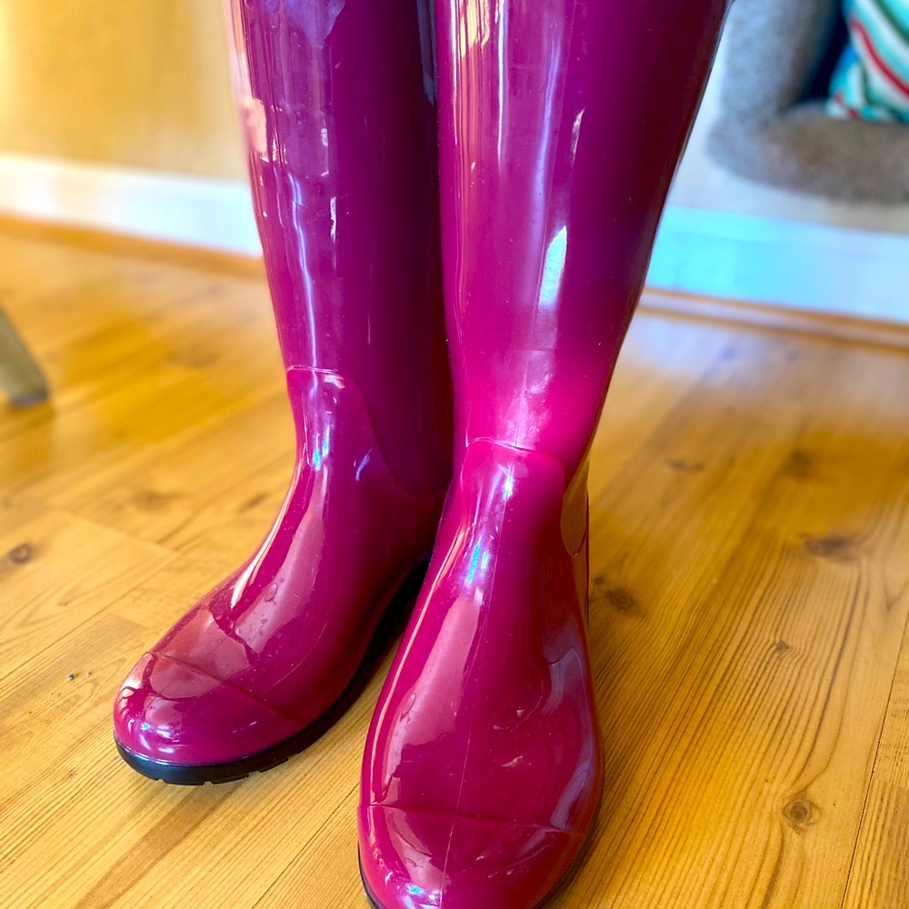 Ugg rain boots